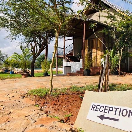 Oldonyo Orok Lodge Kajiado Bagian luar foto