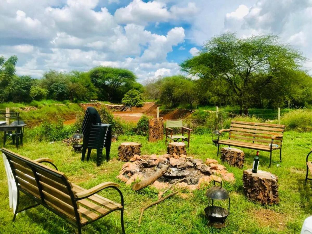 Oldonyo Orok Lodge Kajiado Bagian luar foto