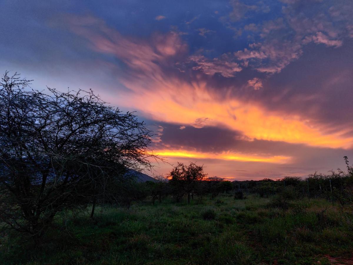 Oldonyo Orok Lodge Kajiado Bagian luar foto