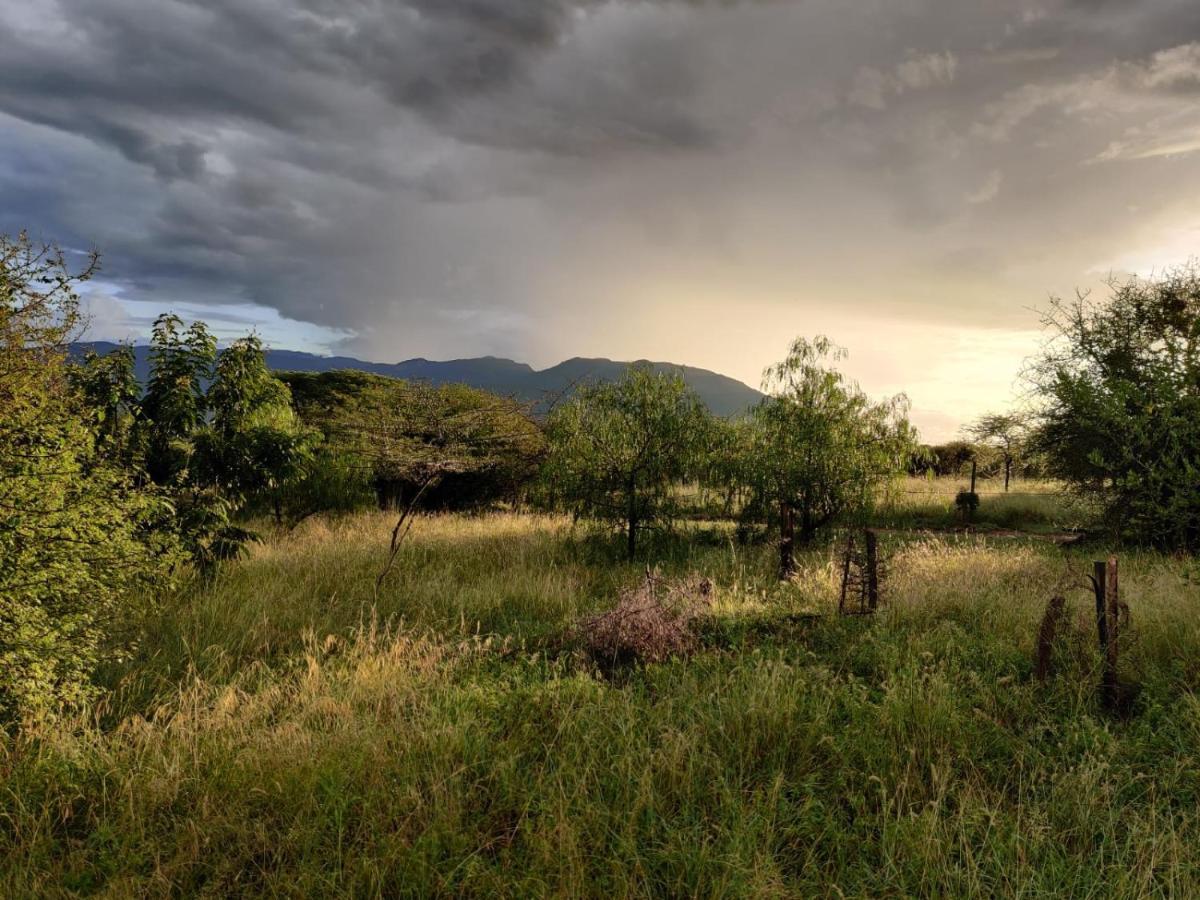Oldonyo Orok Lodge Kajiado Bagian luar foto