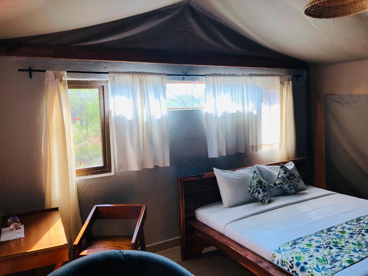 Oldonyo Orok Lodge Kajiado Bagian luar foto