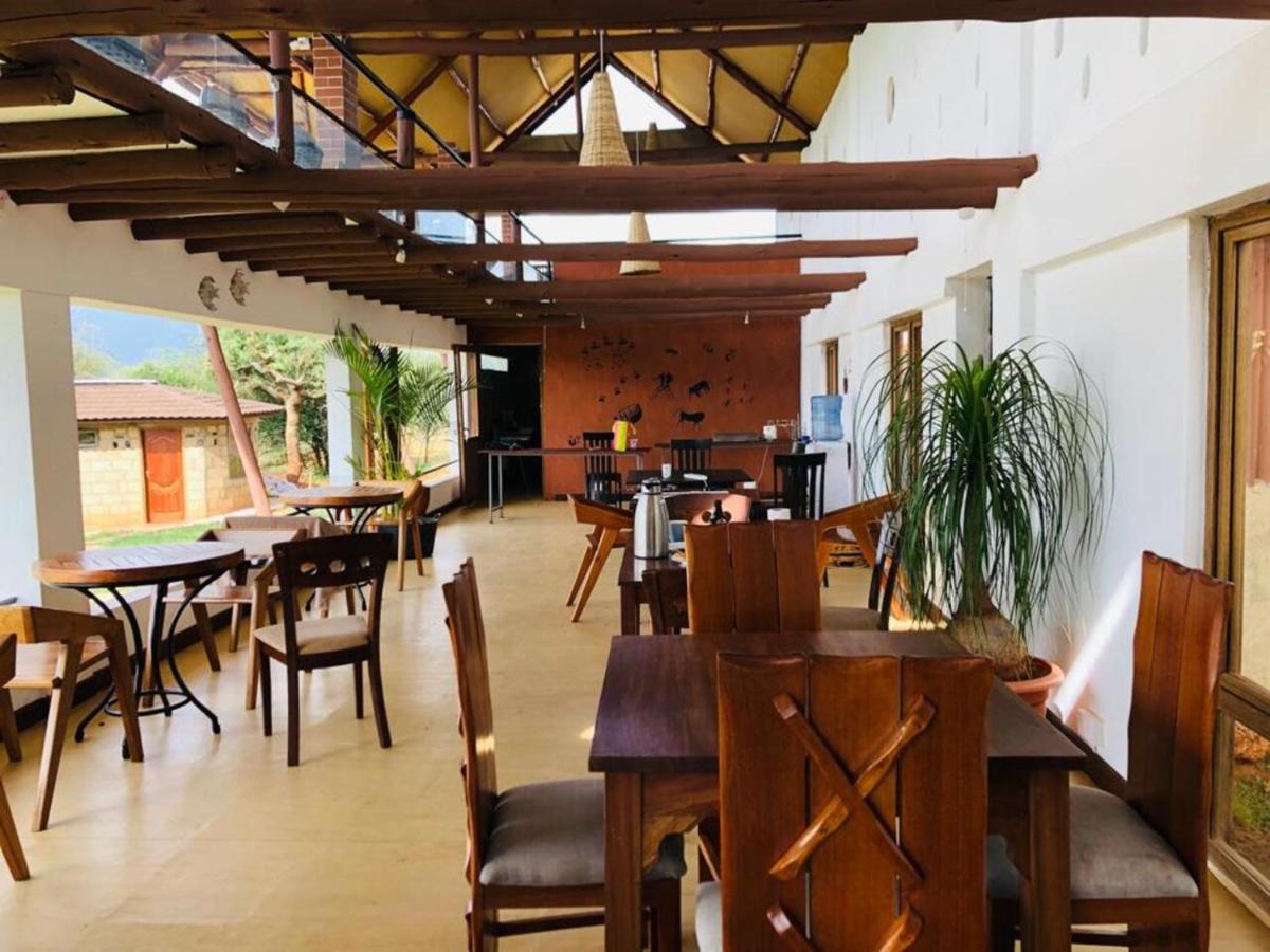 Oldonyo Orok Lodge Kajiado Bagian luar foto